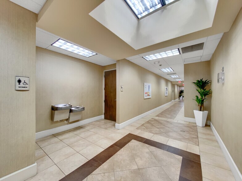 More Photos Of 2901 NW 62nd St, Fort Lauderdale Office For Lease