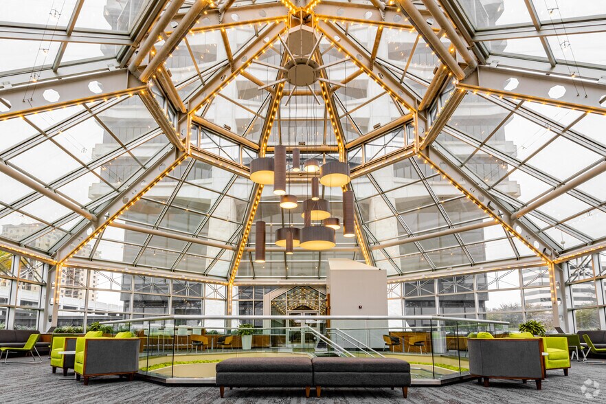 More Photos Of 1301 Riverplace Blvd, Jacksonville Office For Lease