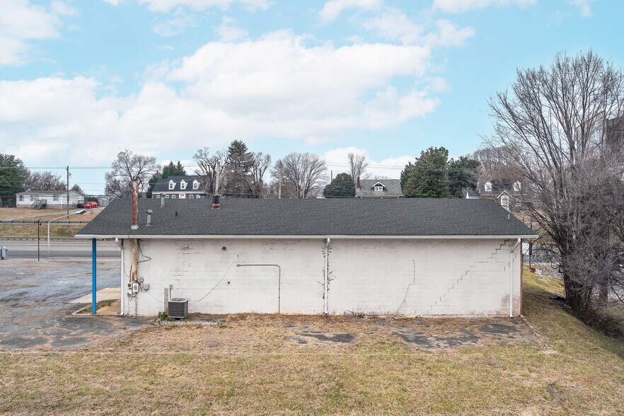 More Photos Of 4927 S Amherst Hwy, Madison Heights Specialty For Sale