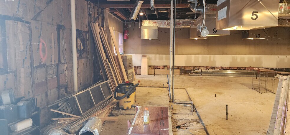 More Photos Of 320 Bergen Blvd, Fairview Restaurant For Lease