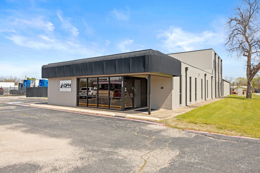 Primary Photo Of 3330 N Beach St, Haltom City Showroom For Sale