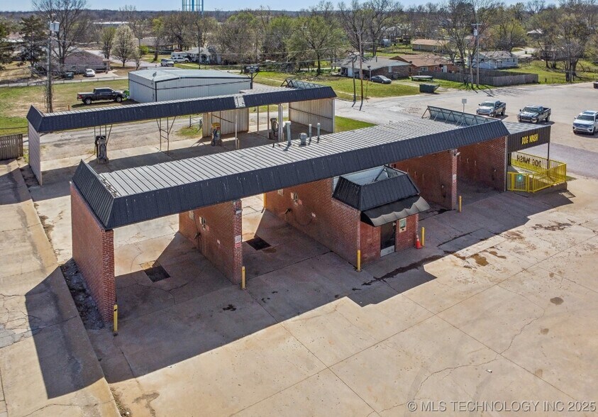 More Photos Of 144 W 4th Ave, Bristow Carwash For Sale