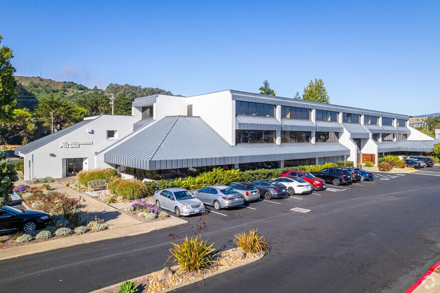 More Photos Of 3 Harbor Dr, Sausalito Medical For Lease