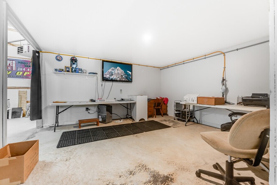 More Photos Of 216 Maryland Ave, Nutter Fort Warehouse For Sale