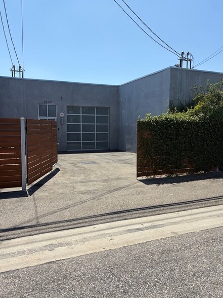 More Photos Of 2409 W Empire Ave, Burbank Loft Creative Space For Lease
