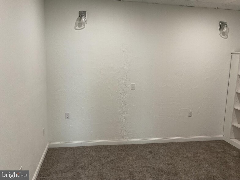 More Photos Of 1880 W Market St, York Storefront Retail Office For Sale