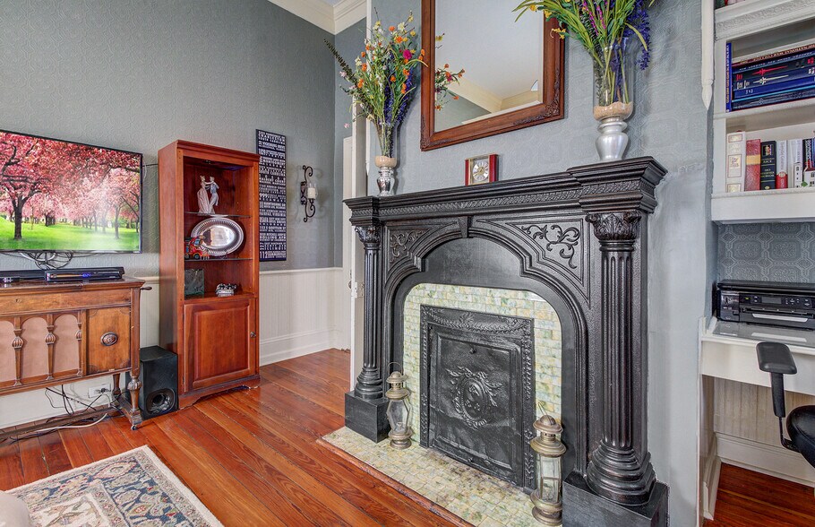 More Photos Of 112 S Magnolia St, Summerville Office Residential For Lease