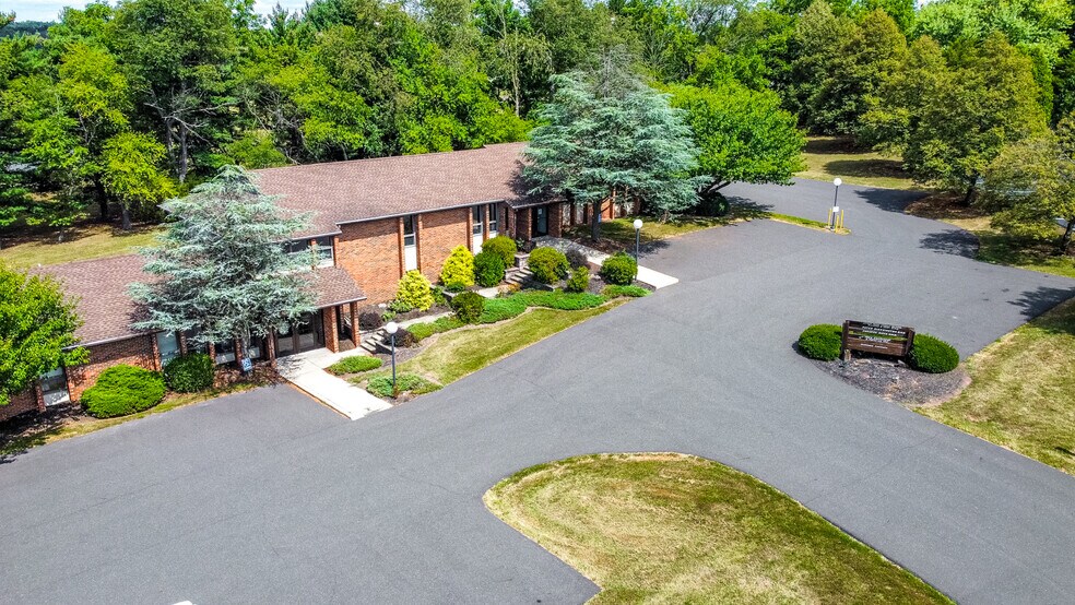More Photos Of 2771 Geryville Pike, Pennsburg Medical For Lease
