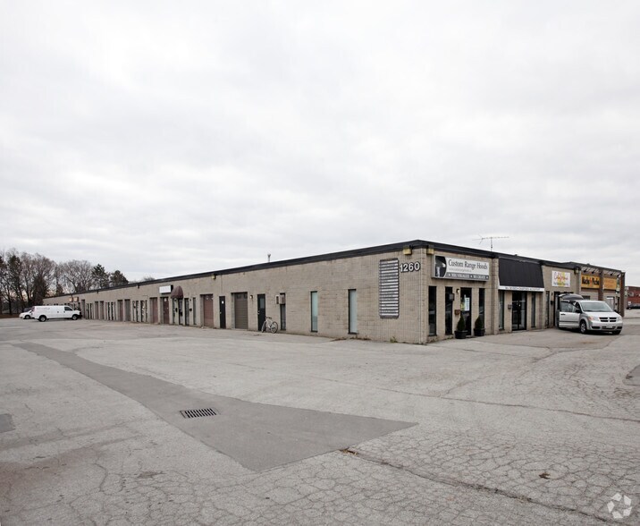 Primary Photo Of 1260 Speers Rd, Oakville Light Distribution For Sale