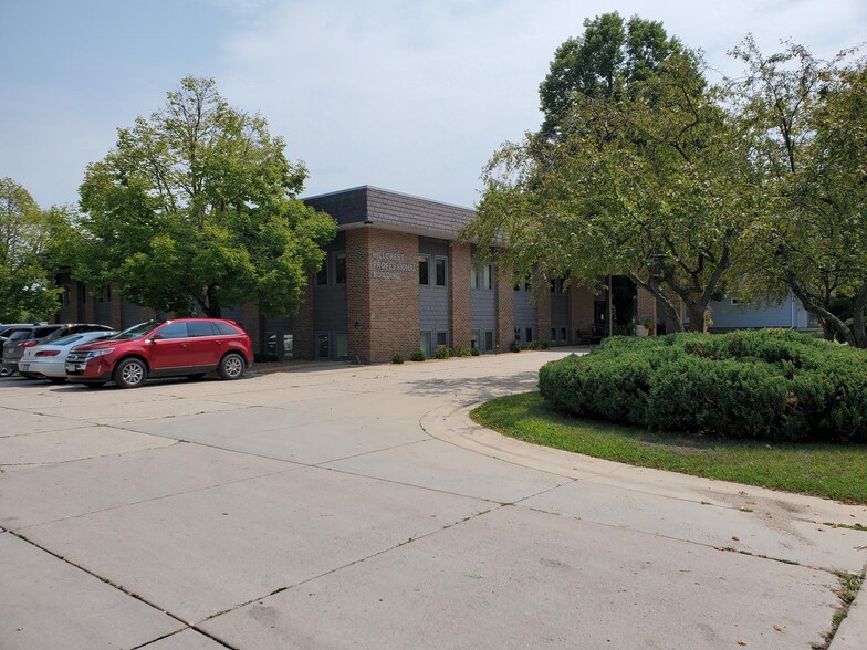 Primary Photo Of 605 Hillcrest Ave, Owatonna Medical For Lease