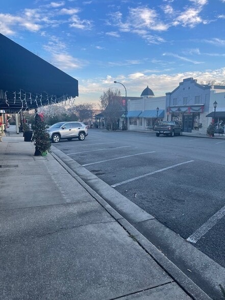 More Photos Of 115 Gordon St, Chickamauga Storefront For Sale