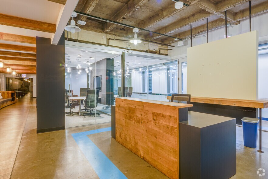 More Photos Of 205 W Wacker Dr, Chicago Office For Sale