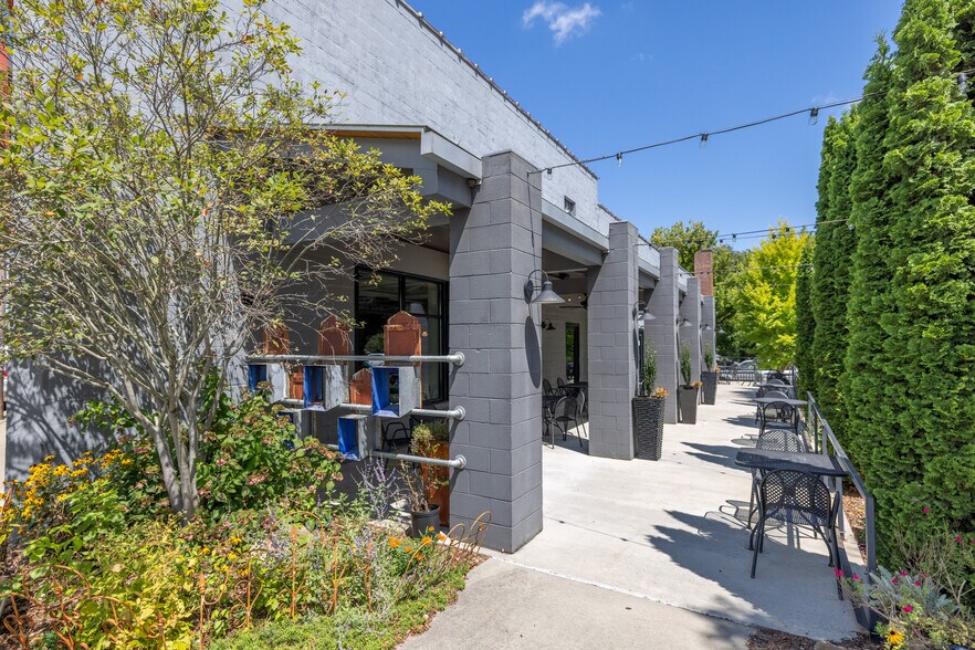 More Photos Of 743 Haywood Rd, Asheville Restaurant For Sale