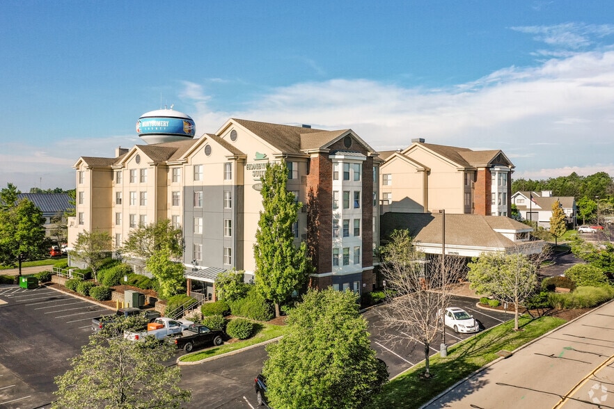 More Photos Of 3100 Contemporary Ln, Miamisburg Hotel For Sale
