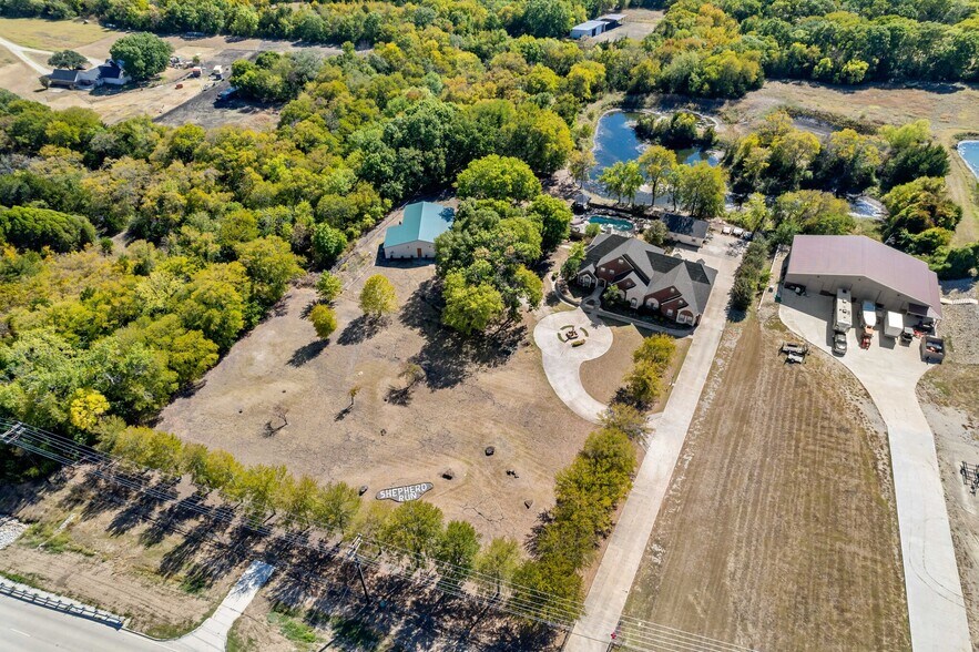 More Photos Of 12900 FM 121, Van Alstyne Lodge Meeting Hall For Sale