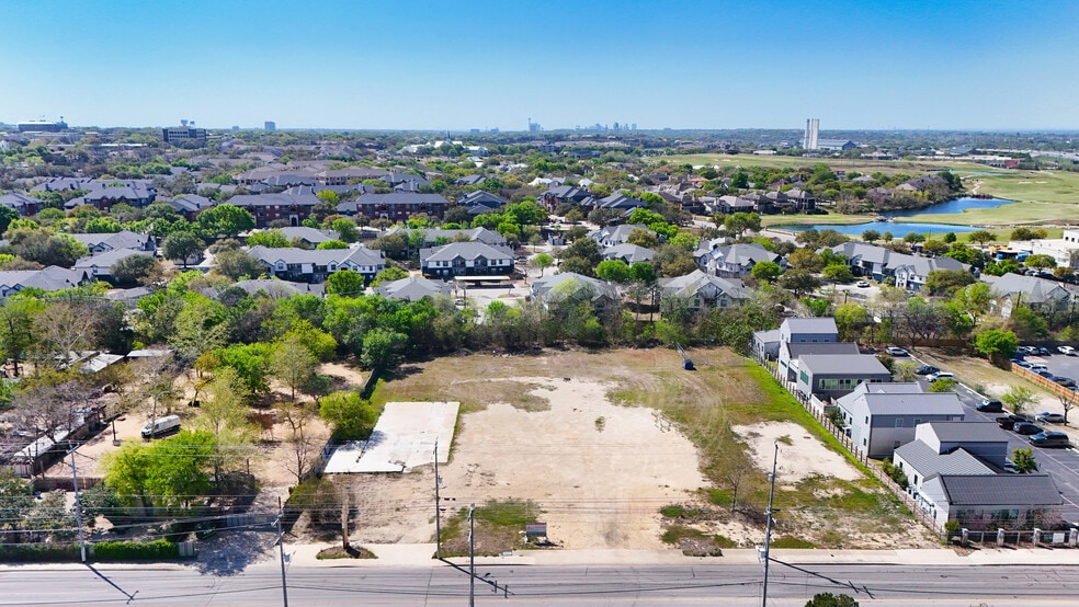 More Photos Of 350-362 W Sunset Rd, San Antonio Land For Lease