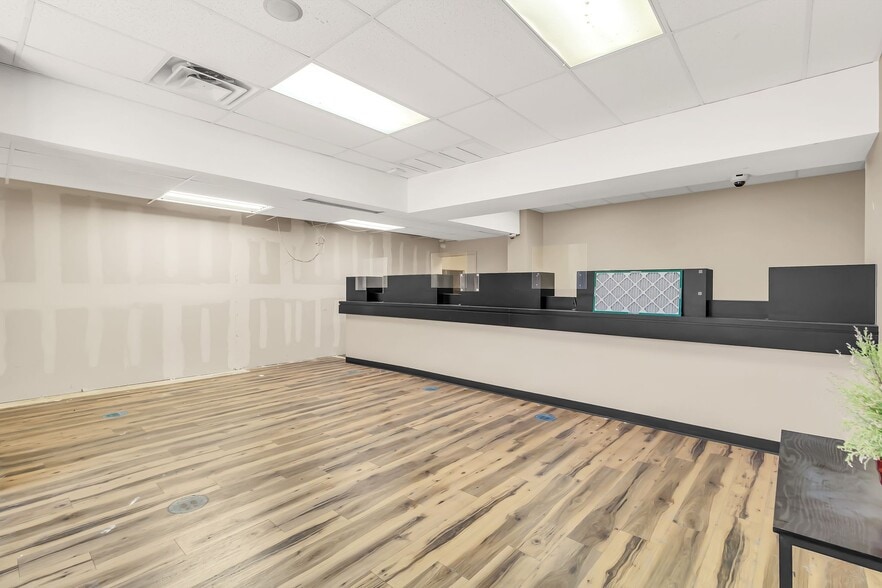 More Photos Of 78 W Ray Rd, Chandler Convenience Store For Lease