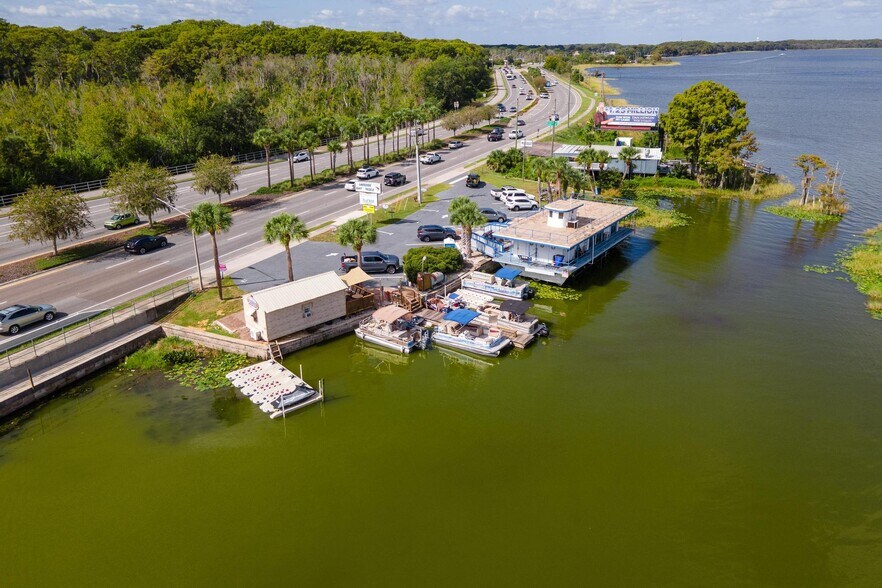 More Photos Of 1006 W Burleigh Blvd, Tavares General Retail For Sale