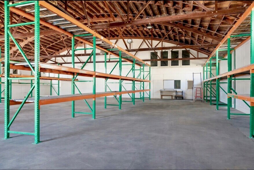 More Photos Of 15206 Grevillea Ave, Lawndale Warehouse For Lease