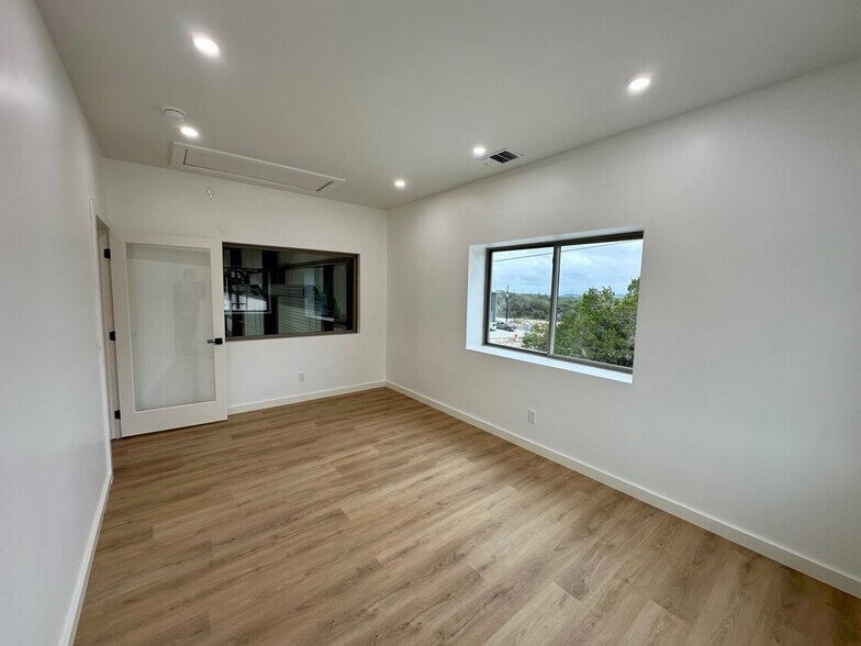 More Photos Of 10020 Darden Hill Rd, Austin Unknown For Lease