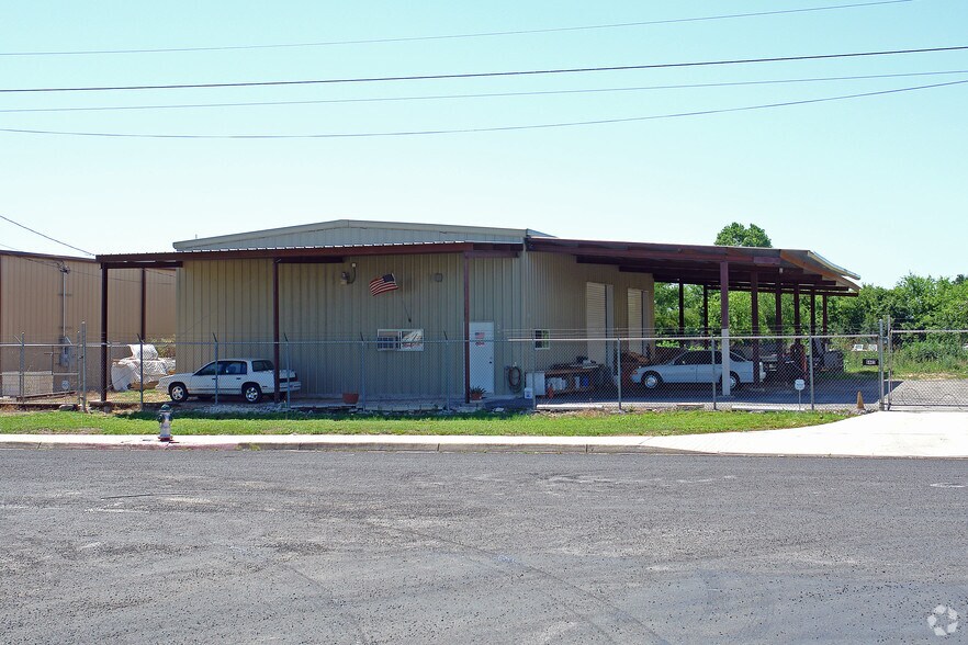 More Photos Of 9402 Converse Business Ln, Converse Warehouse For Lease