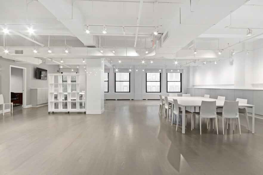 More Photos Of 9 E 38th St, New York Office Residential For Sale