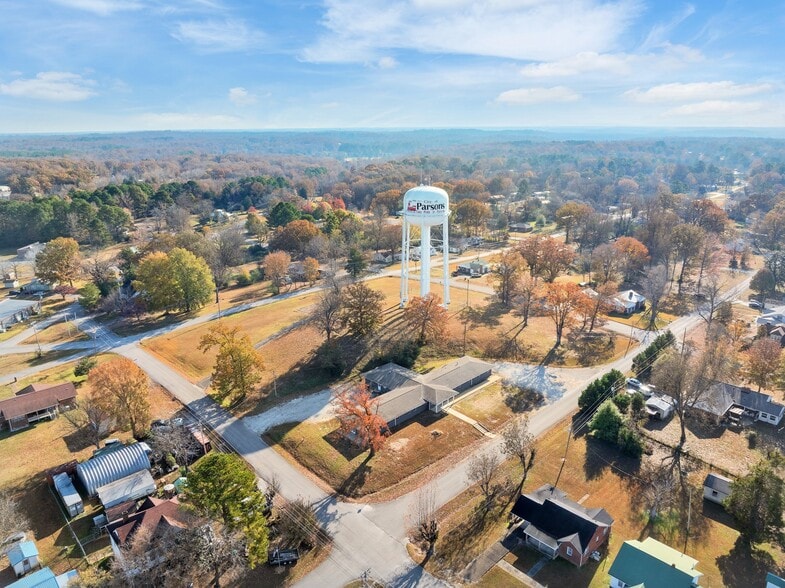 More Photos Of 105 Kentucky Ave S, Parsons Light Distribution For Sale