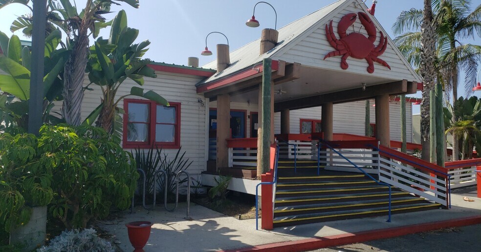 Primary Photo Of 230 Portofino Way, Redondo Beach Restaurant For Lease