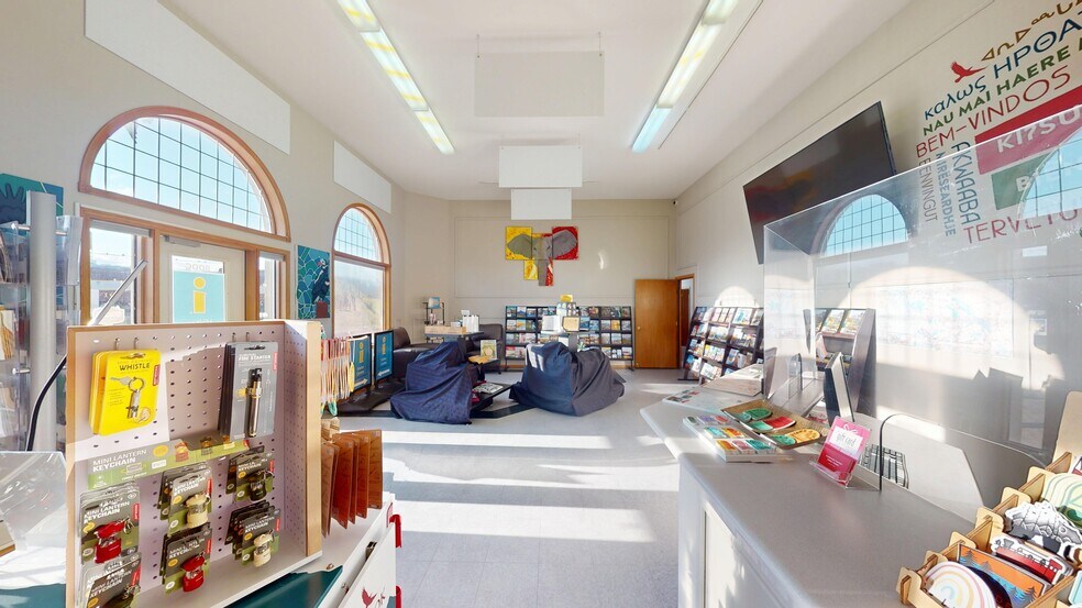 More Photos Of 800 Baker St, Cranbrook Storefront Retail Office For Sale