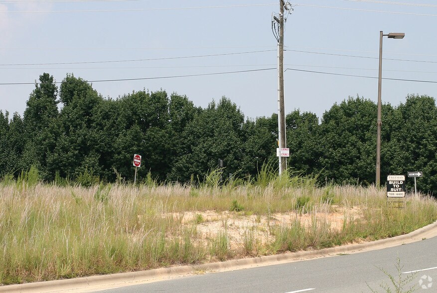 More Photos Of 10479B N NC 109 Hwy, Winston-Salem Land For Lease