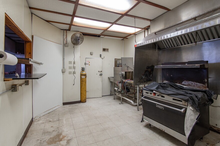 More Photos Of 219 E Main St, Bannister General Retail For Sale