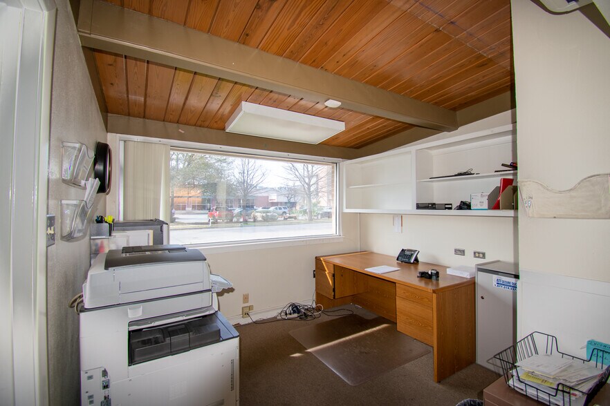 More Photos Of 408 W 45th St, Austin Medical For Sale