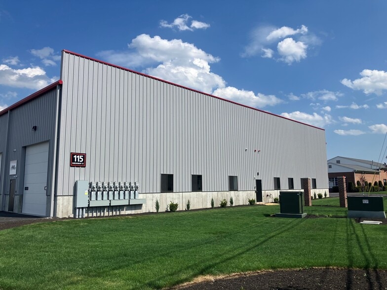 More Photos Of 115 Shrewsbury St, West Boylston Warehouse For Lease
