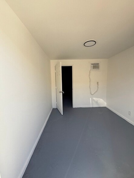 More Photos Of 1620-1646 SE Village Green Dr, Port, Port Saint Lucie Service For Lease