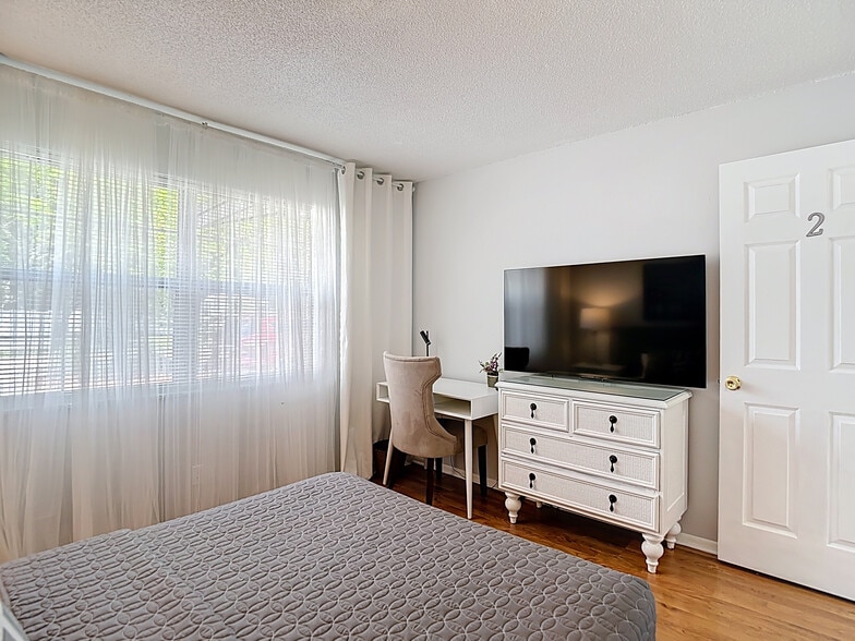 More Photos Of 139 SE Jefferson Cir N, Saint Petersburg Apartments For Sale