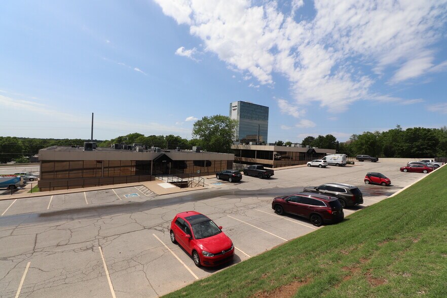 More Photos Of 6711 S Yale Ave, Tulsa Unknown For Lease