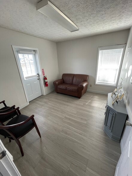 More Photos Of 5499 Jonesboro Rd, Morrow Office For Lease