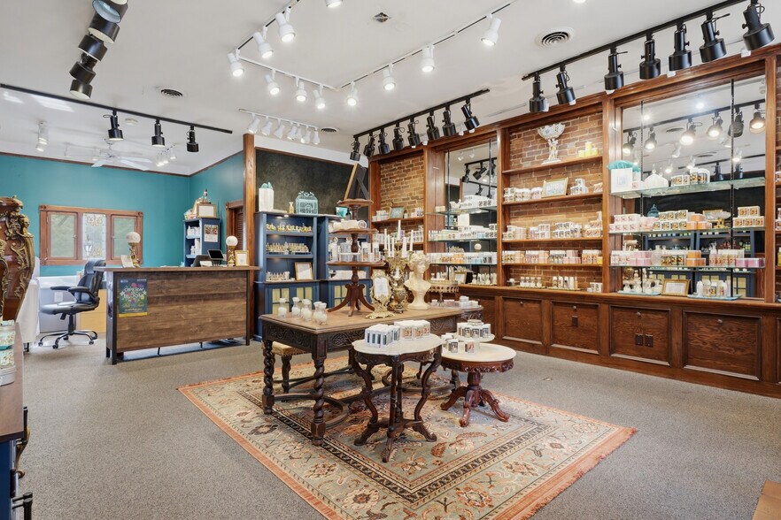More Photos Of 65 Spring St, Eureka Springs General Retail For Sale