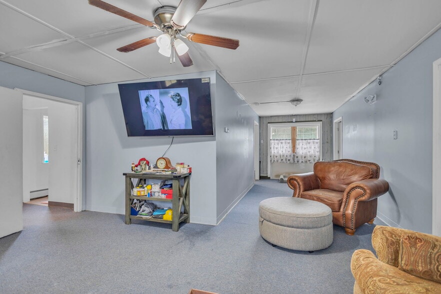 More Photos Of 106 Carr St, Nicholson Assisted Living For Sale