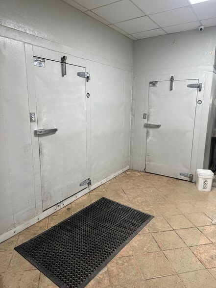 More Photos Of 7820 Fulton St, Houston Restaurant For Sale