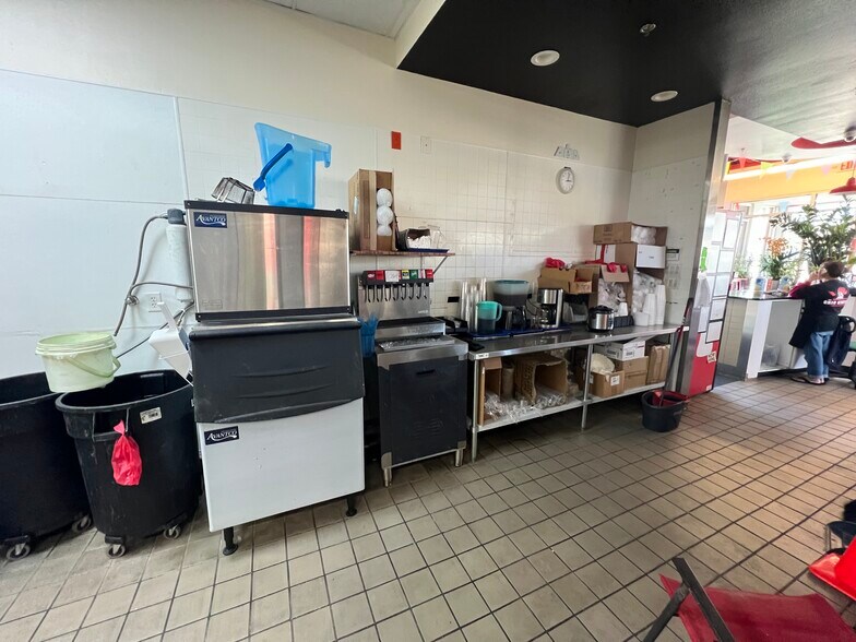 More Photos Of 7205 S Broadway Ave, Tyler Fast Food For Lease