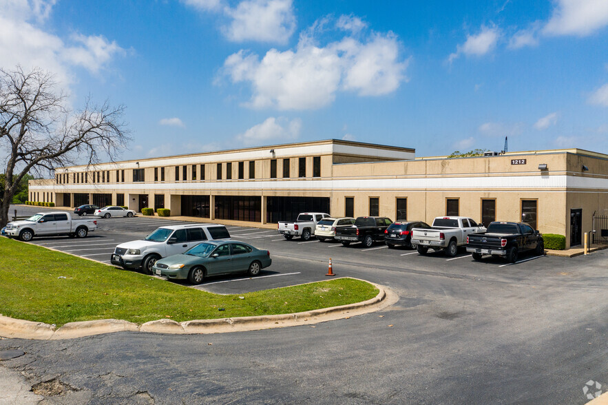 Primary Photo Of 1212 E Anderson Ln, Austin Office For Lease