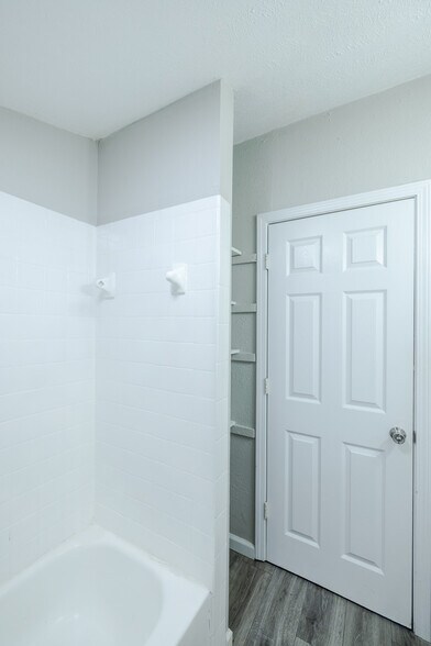 More Photos Of 961 Old Hickory Blvd, Jackson Apartments For Sale
