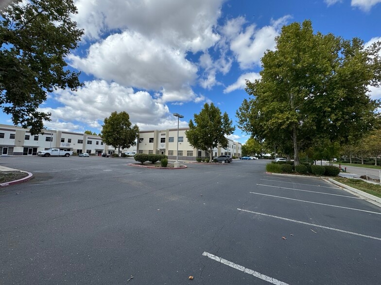 More Photos Of 405 Boulder Ct, Pleasanton Research And Development For Lease