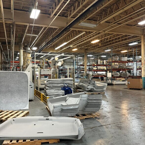 Primary Photo Of 27600 Lakeland Blvd, Euclid Manufacturing For Sale