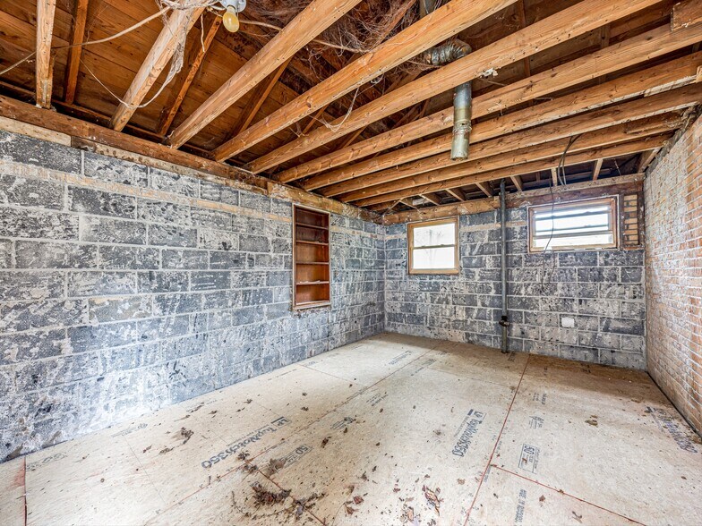 More Photos Of 1029 Patton St, Hendersonville Apartments For Sale