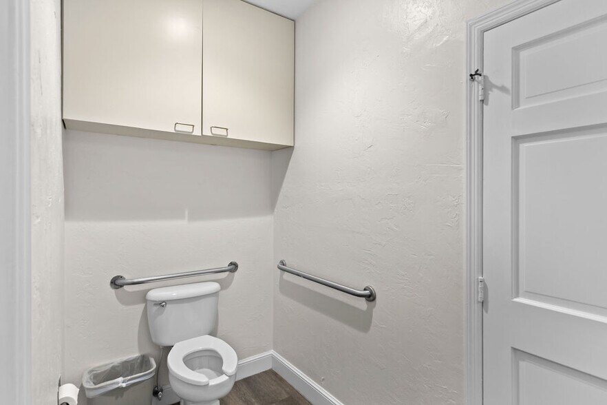 More Photos Of 2245 N University Dr, Pembroke Pines Medical For Lease