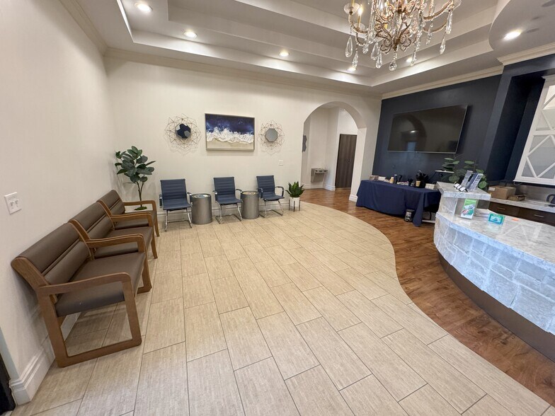 More Photos Of 8014 S 101st East Ave, Tulsa Medical For Lease