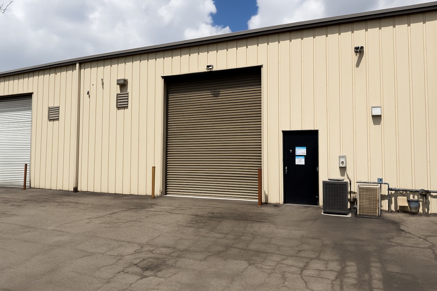 More Photos Of 450 S Cemetery St, Norcross Warehouse For Lease