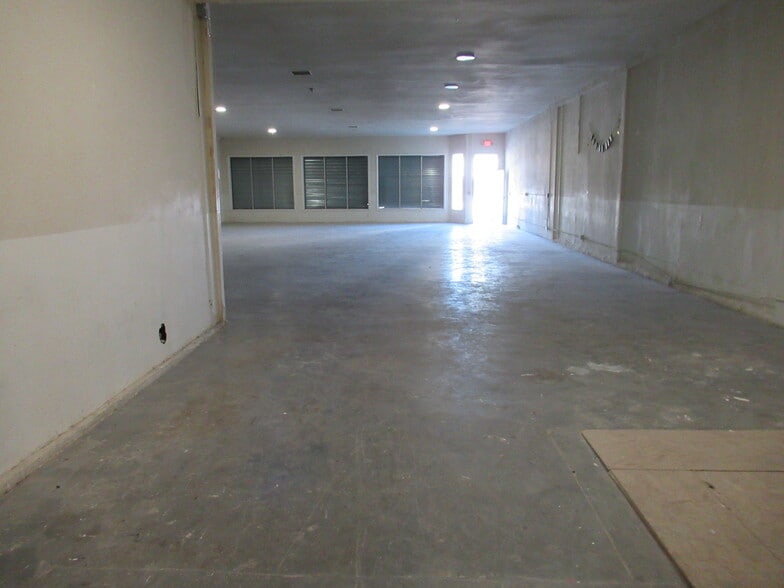 More Photos Of 1644 E Compton Blvd, Compton Freestanding For Sale